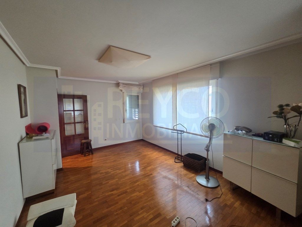 Sala d'estar de Apartament en venda en  Logroño