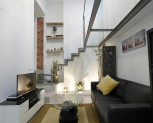 Living room of Flat to rent in  Madrid Capital  with Air Conditioner, Heating and Furnished