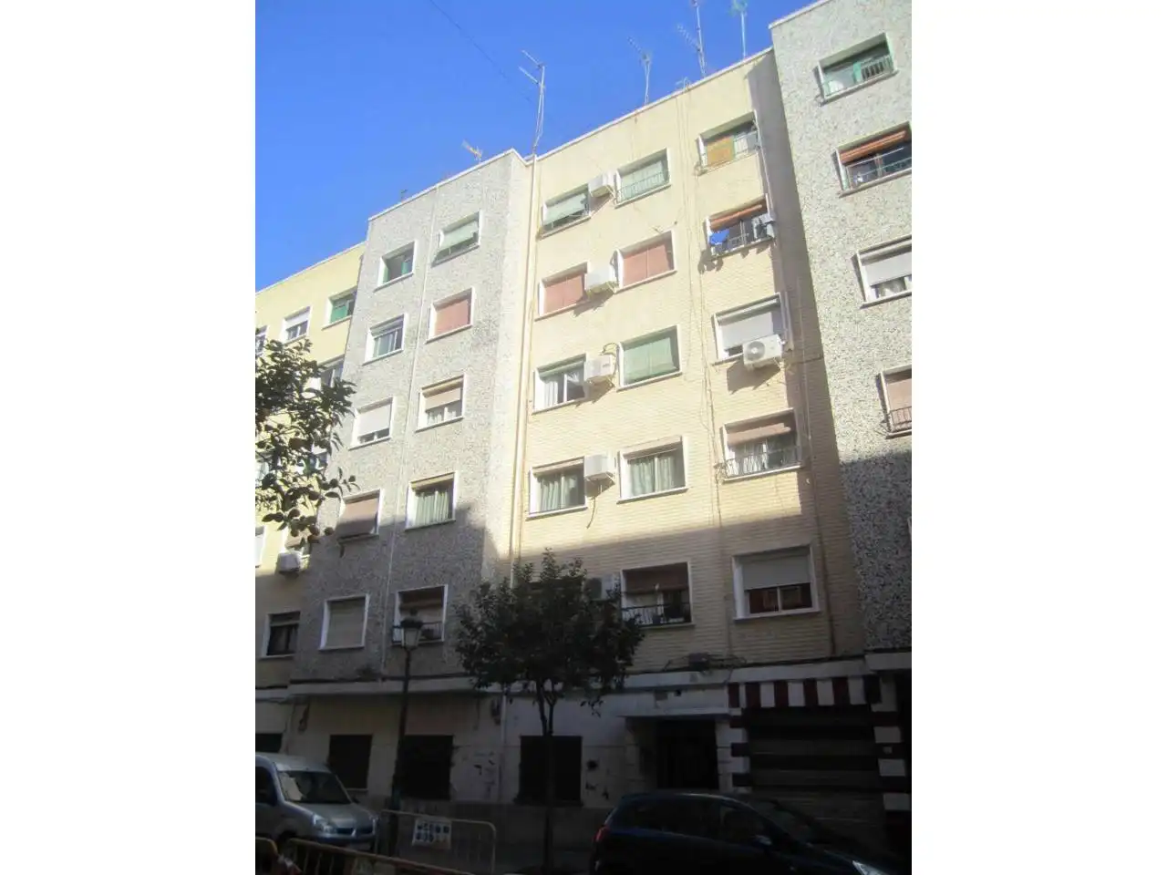 Außenansicht von Wohnung zum Verkauf in Valencia mit Klimaanlage, Heizung und Terrasse