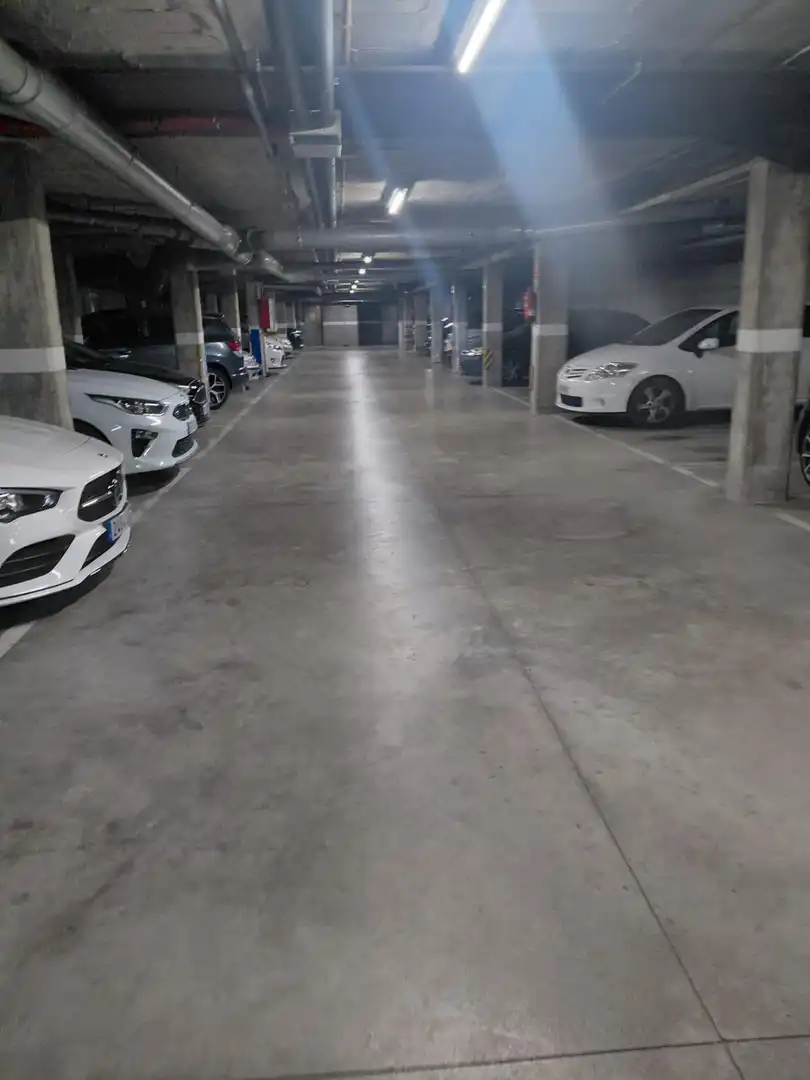 Aparcament de Pis en venda en Canovelles amb Calefacció, Jardí privat i Parquet