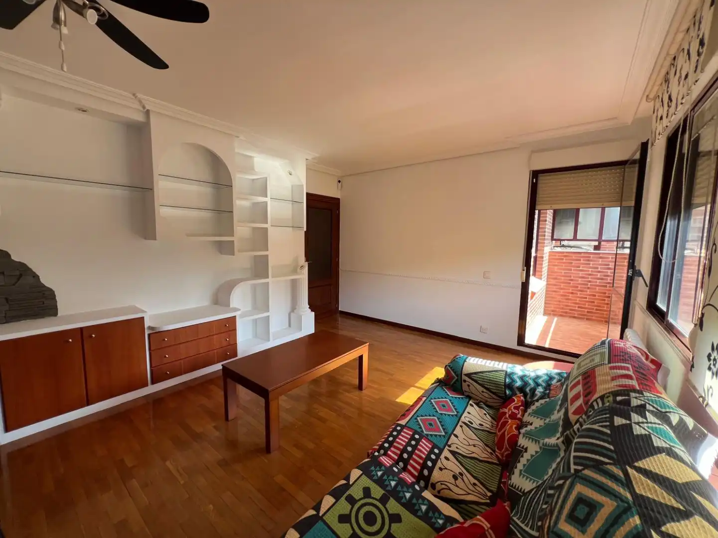 Sala de estar de Piso en venta en  Logroño con Calefacción, Terraza y Balcón