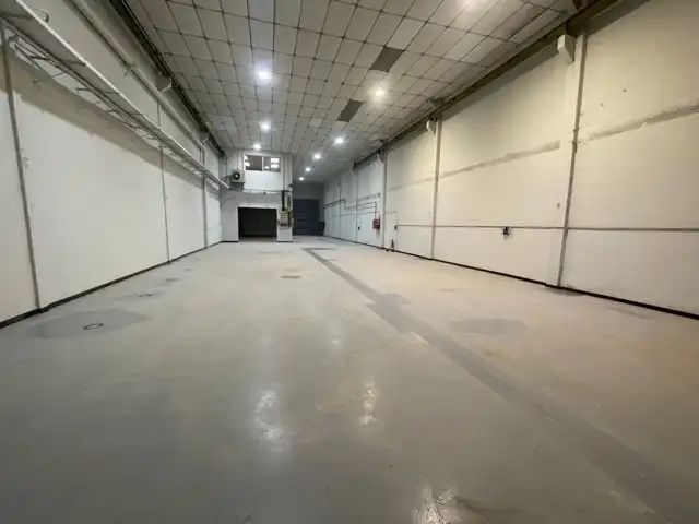 Nau industrial de lloguer a Avinguda de Josep Tarradellas, Torrent Ballester