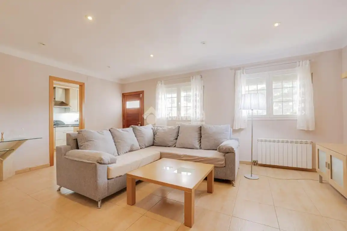 Semi-detached house for sale in Sant Muç, imagen 2