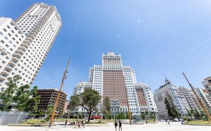 Vista exterior de Apartament en venda en  Madrid Capital amb Calefacció, Terrassa i Balcó