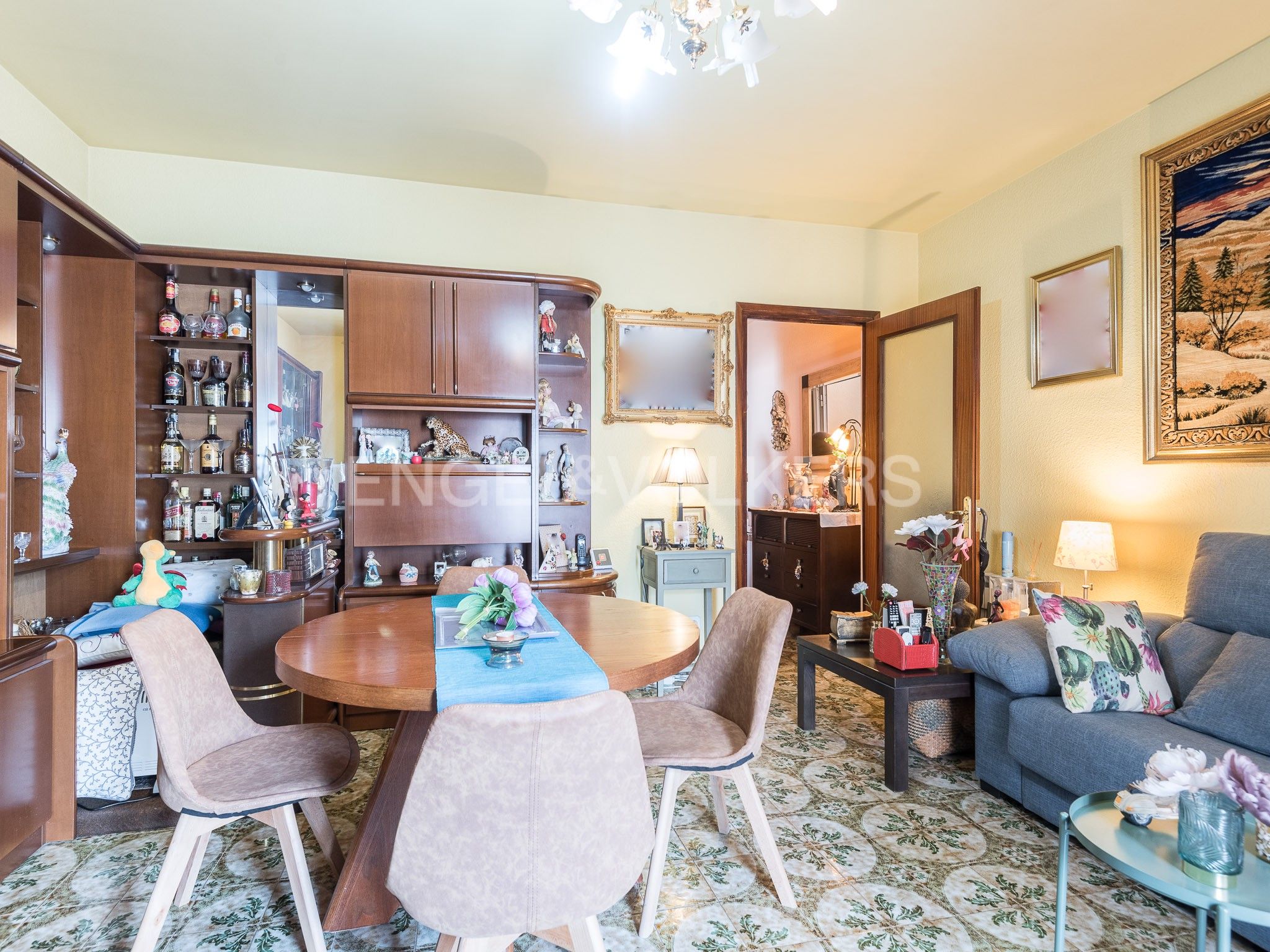 Sala d'estar de Casa o xalet en venda en Olesa de Montserrat amb Calefacció, Jardí privat i Balcó