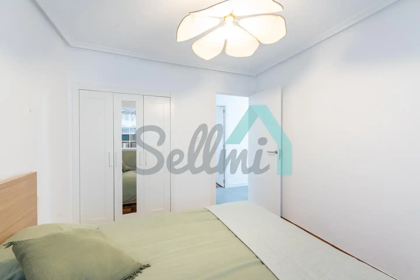 Schlafzimmer von Wohnung zur Miete in Oviedo  mit Heizung, Parkett und Terrasse