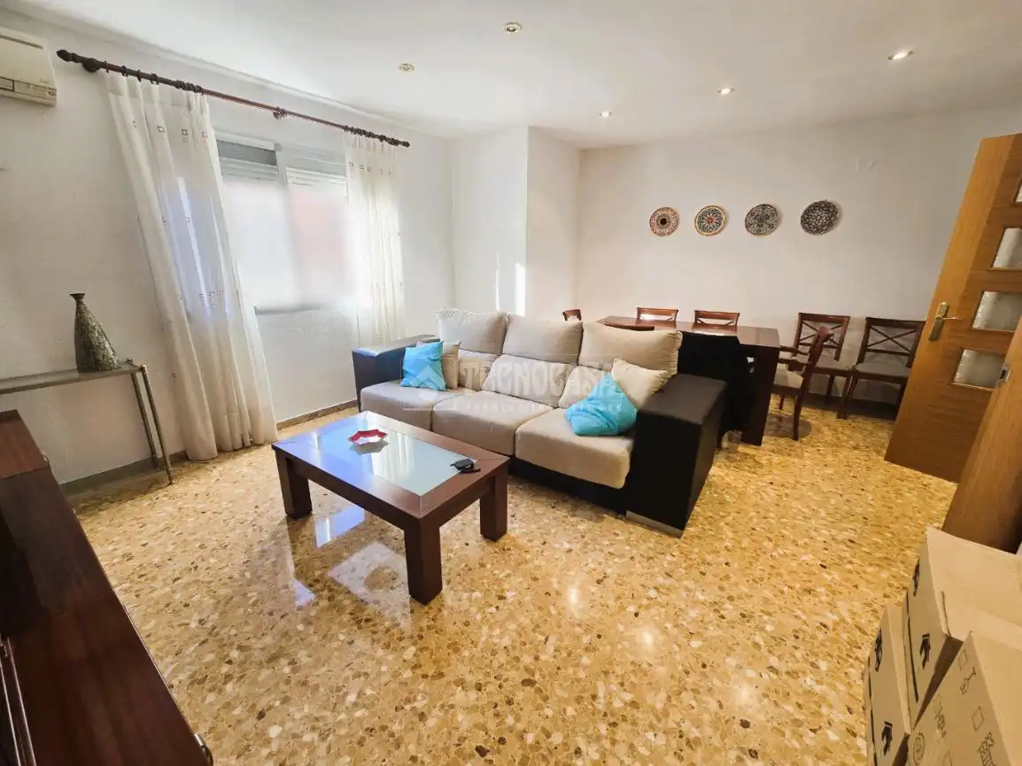 Vista exterior de Pis en venda en  Valencia Capital amb Aire condicionat i Balcó