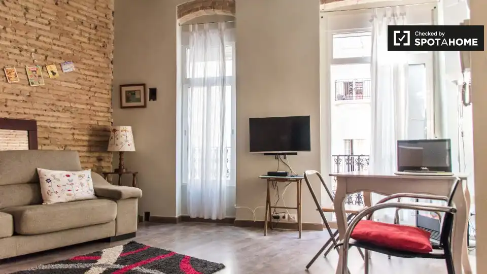 Flat with terrace to rent in L'Eixample, imagen 2
