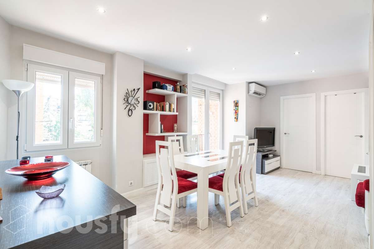 Dining room of Flat to rent in  Madrid Capital  with Air Conditioner, Heating and Furnished