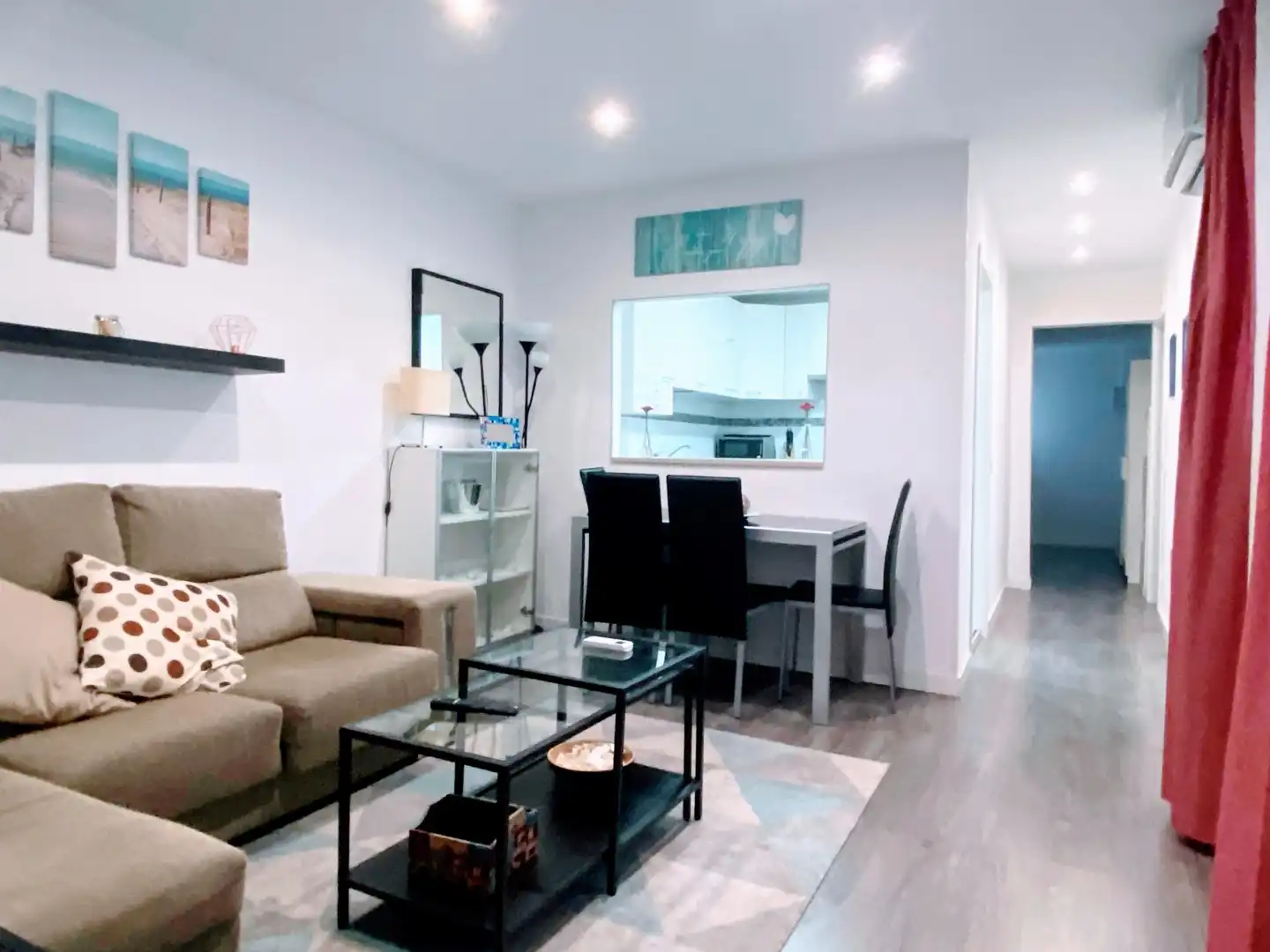Living room of Flat for rent in Madrid  with Air Conditioner, Furnished and Balcony