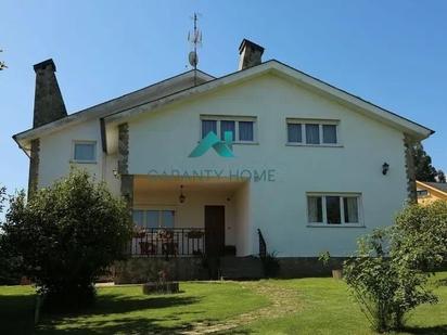 Vista exterior de Casa o xalet en venda en Sada (A Coruña) amb Calefacció, Jardí privat i Terrassa