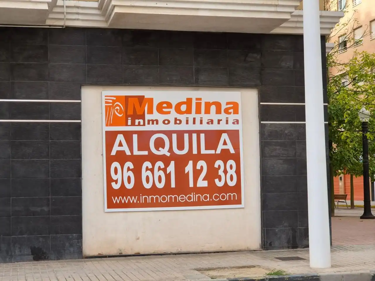 Vista exterior de Local de lloguer en Elche / Elx