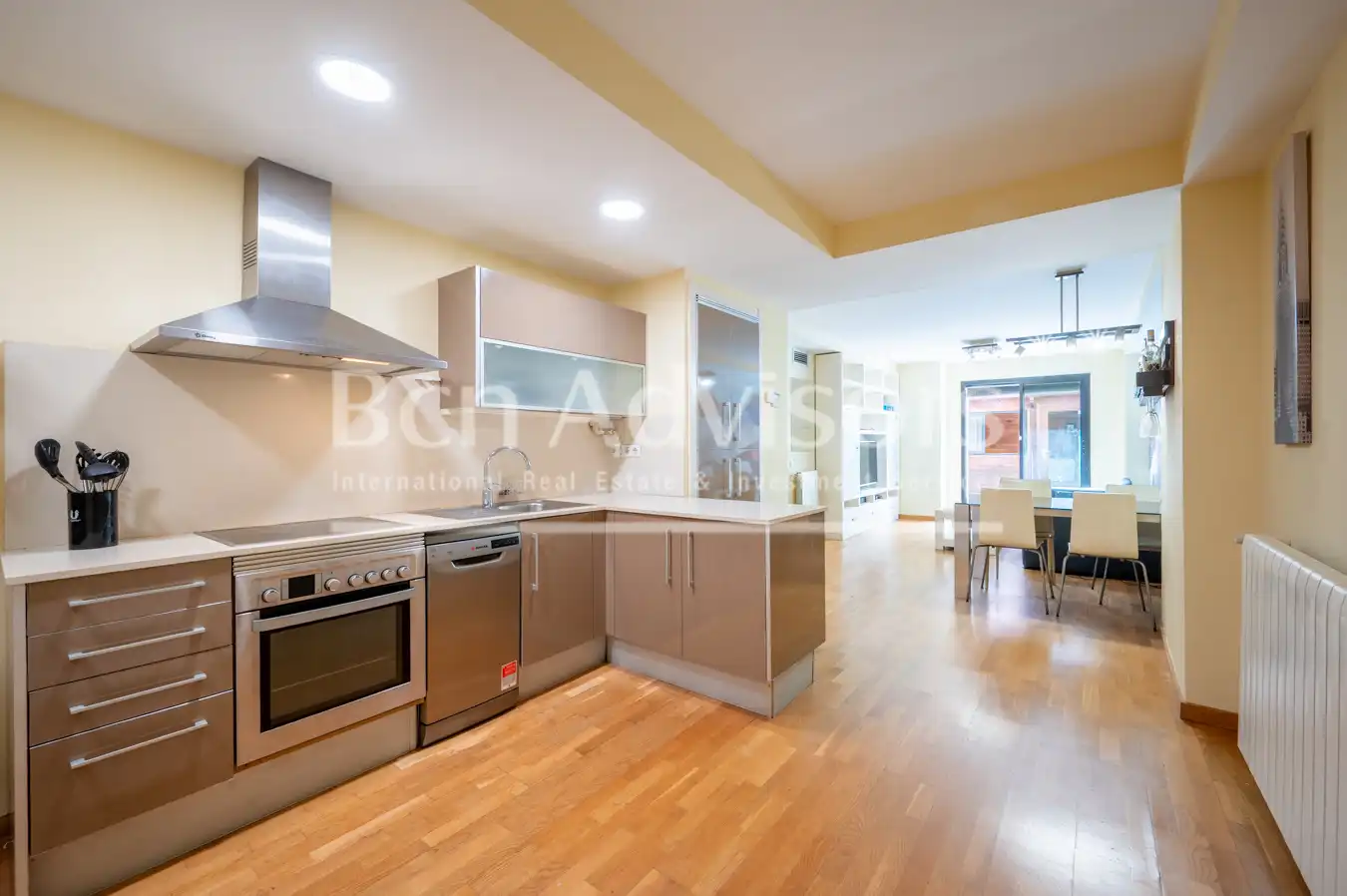 Exterior view of Flat for sale in Barcelona  with Air Conditioner, Heating and Parquet flooring