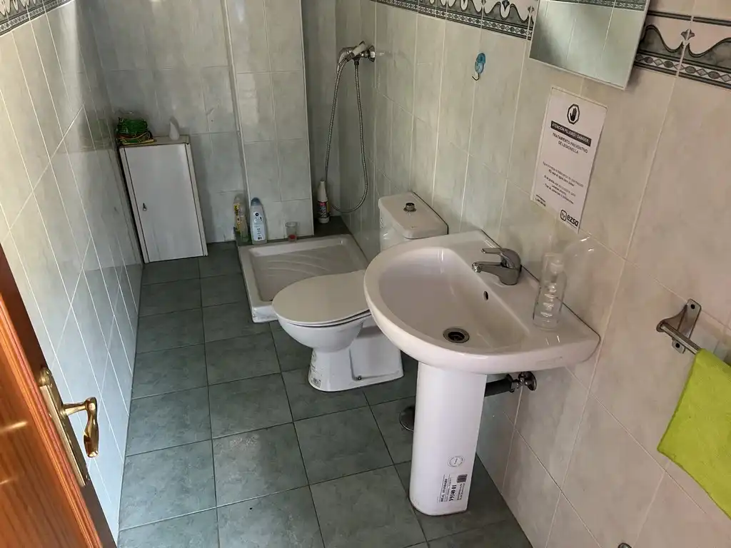 Badezimmer von Fabrikhallen zum Verkauf in Cambre  mit Heizung