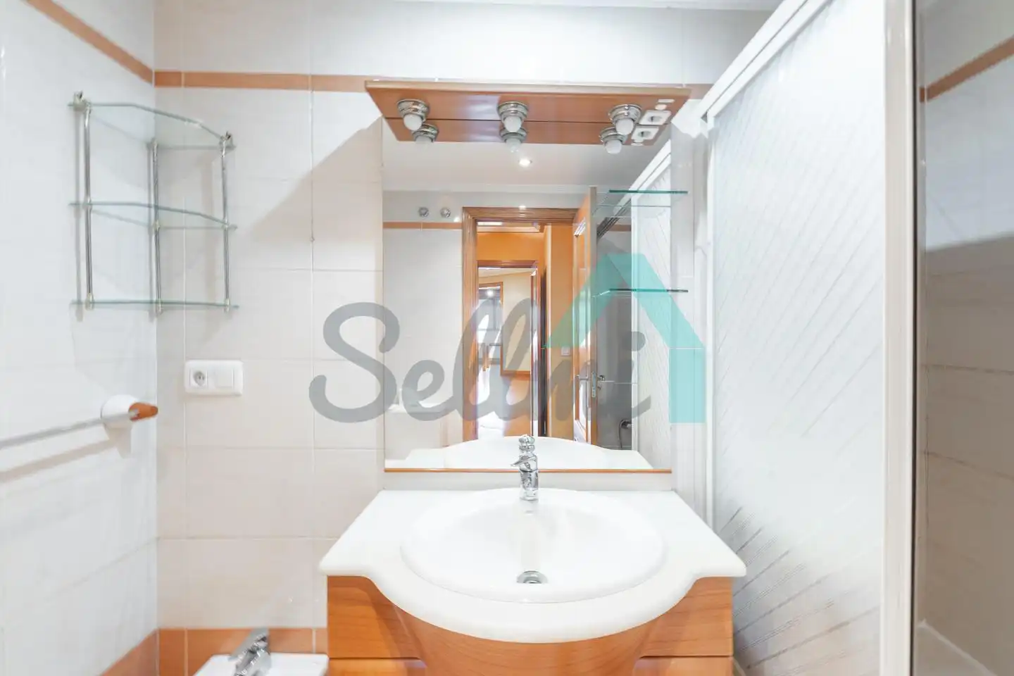 Baño de Piso en venta en Oviedo  con Calefacción, Parquet y Trastero