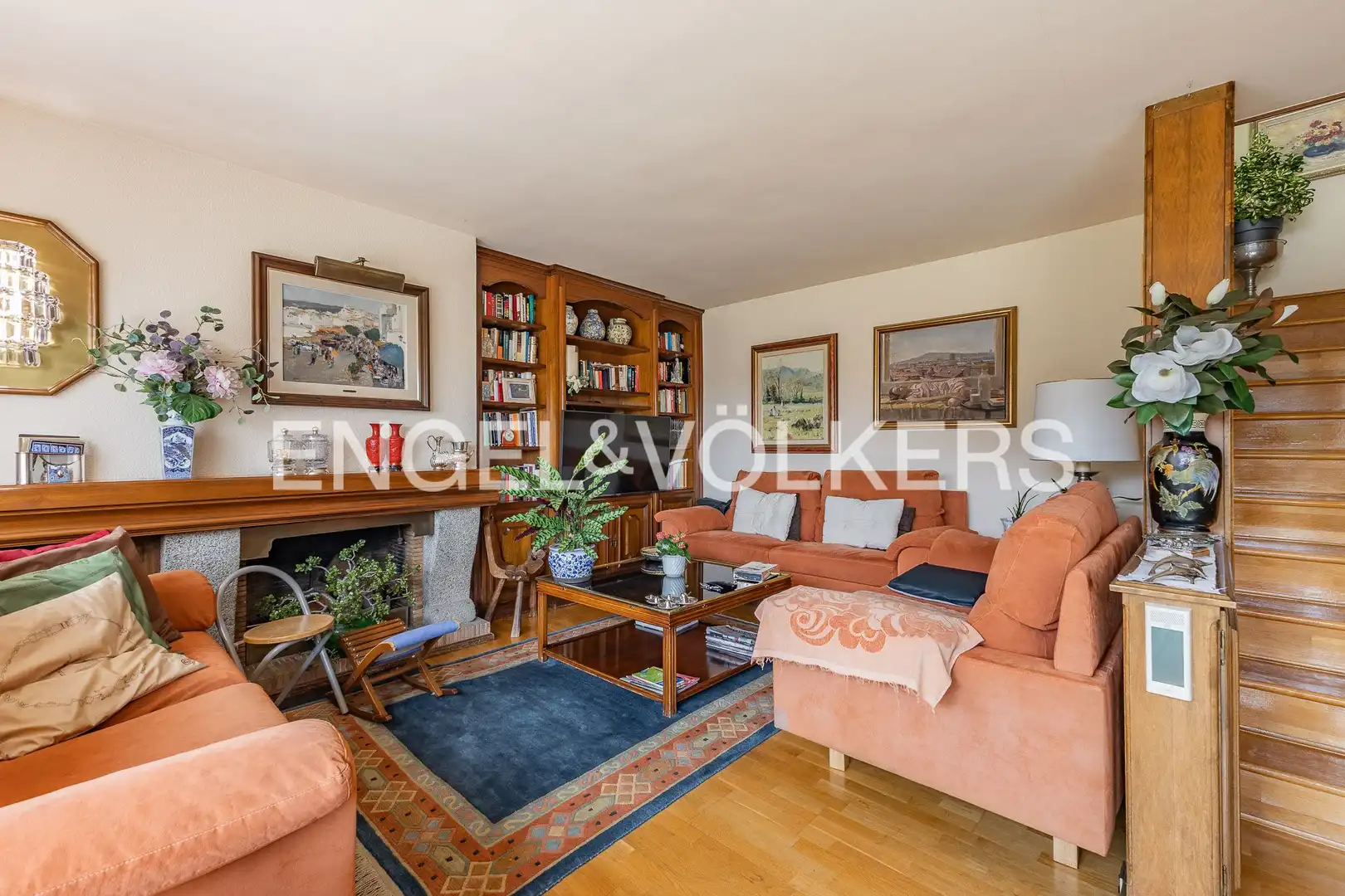 Sala d'estar de Casa o xalet en venda en Cerdanyola del Vallès amb Calefacció, Jardí privat i Parquet
