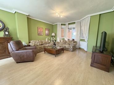 Adosado con piscina en venta en Imaginalia - Llanos del Águila