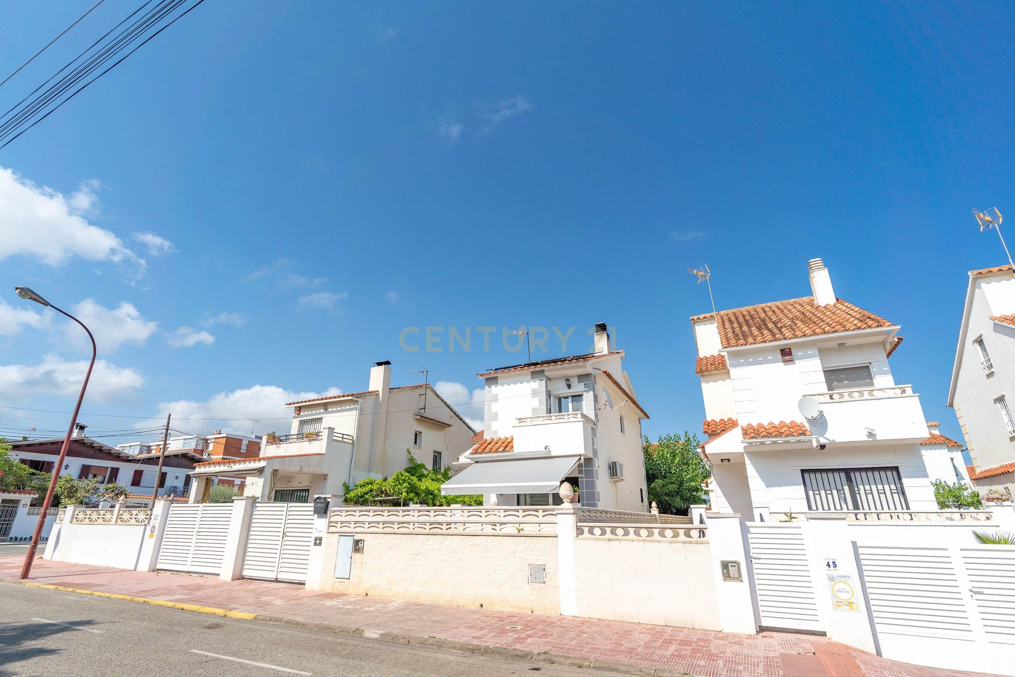 Exterior view of House or chalet for sale in Creixell  with Air Conditioner and Terrace