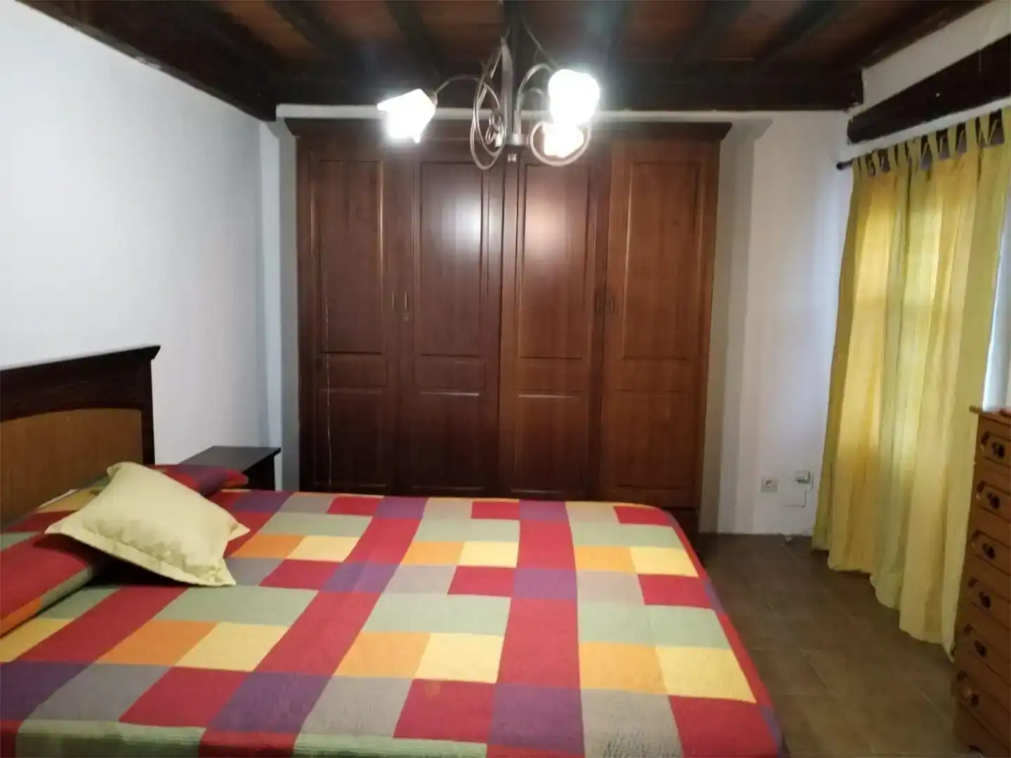 Habitación de Casa adosada para compartir en Valdáliga con Amueblado y Balcón
