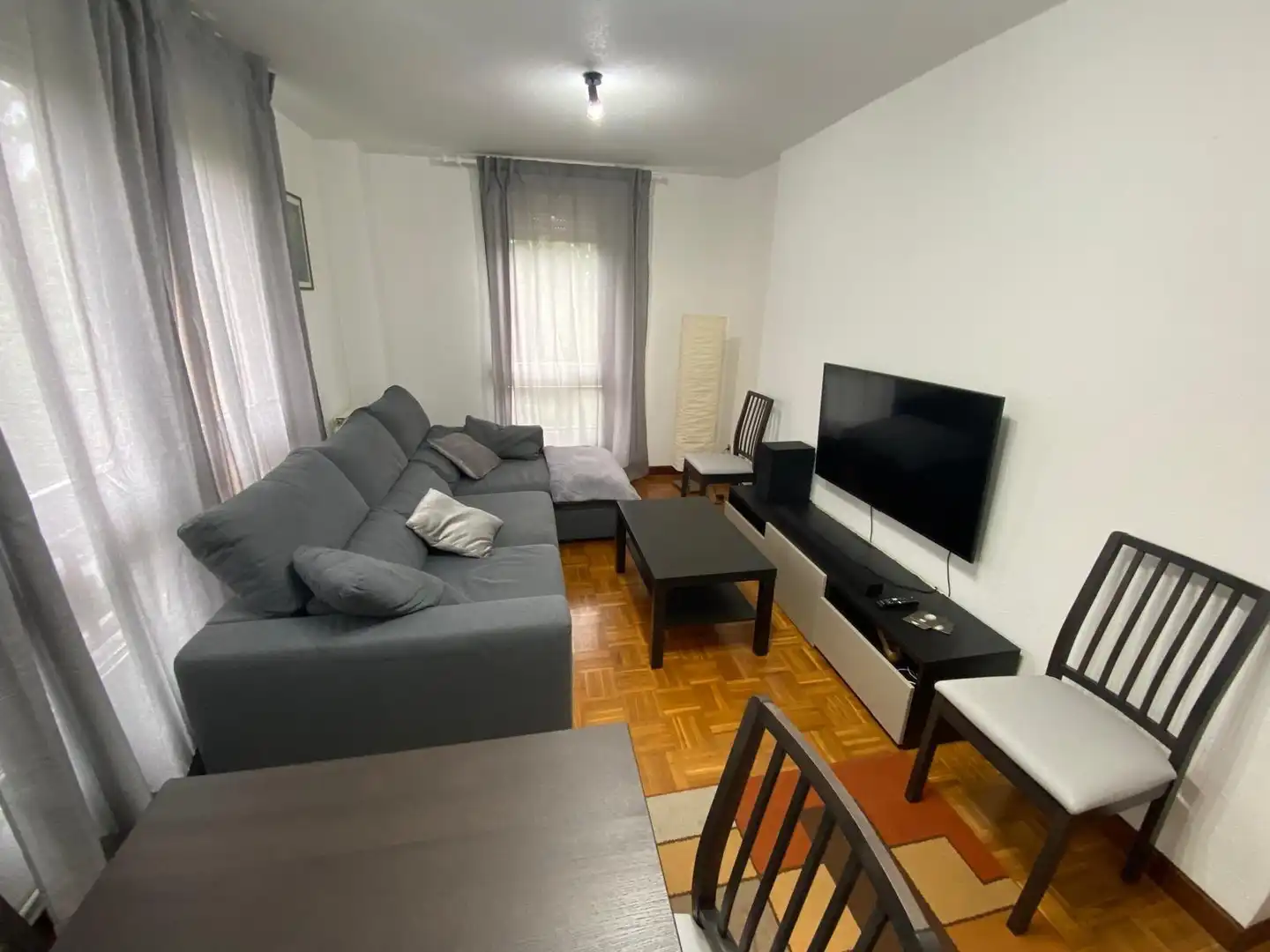 Sala d'estar de Pis de lloguer en Santander amb Calefacció, Moblat i Balcó