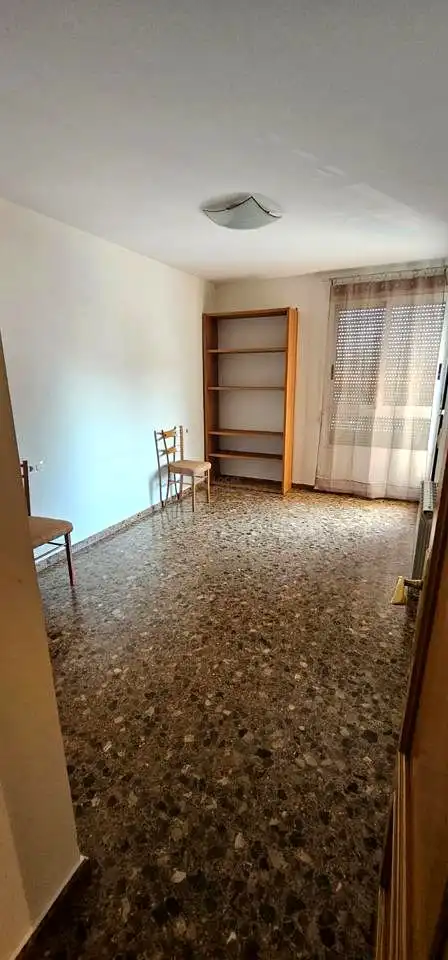 Estudi de lloguer a Del Mestre Arrieta, Ensanche - Parque del Oeste