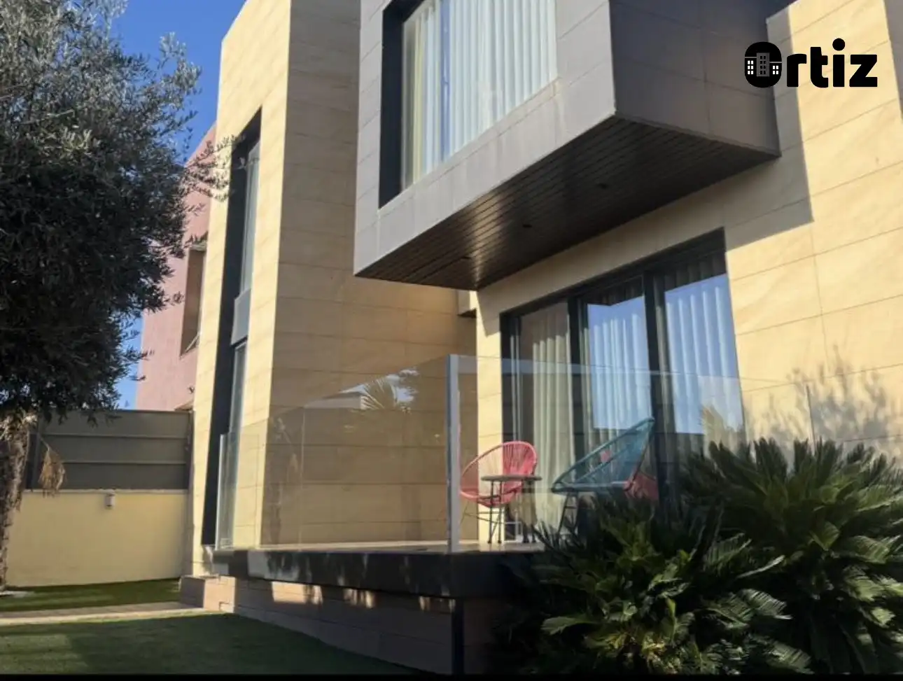 Vista exterior de Casa o chalet en venta en Torrejón de Ardoz con Calefacción, Terraza y Piscina