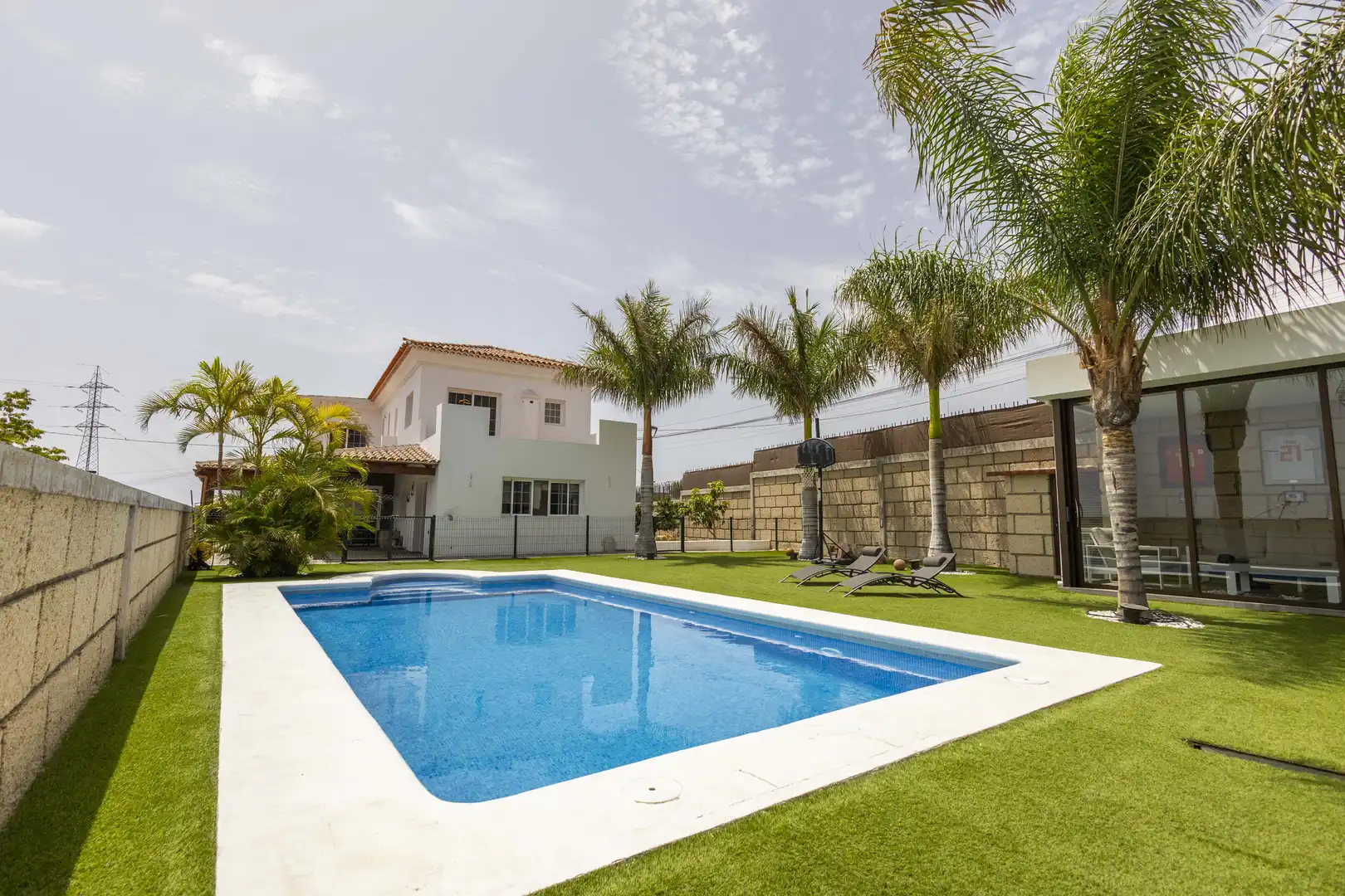 Schwimmbecken von Haus oder Chalet zum Verkauf in Candelaria mit Privatgarten, Terrasse und Abstellraum