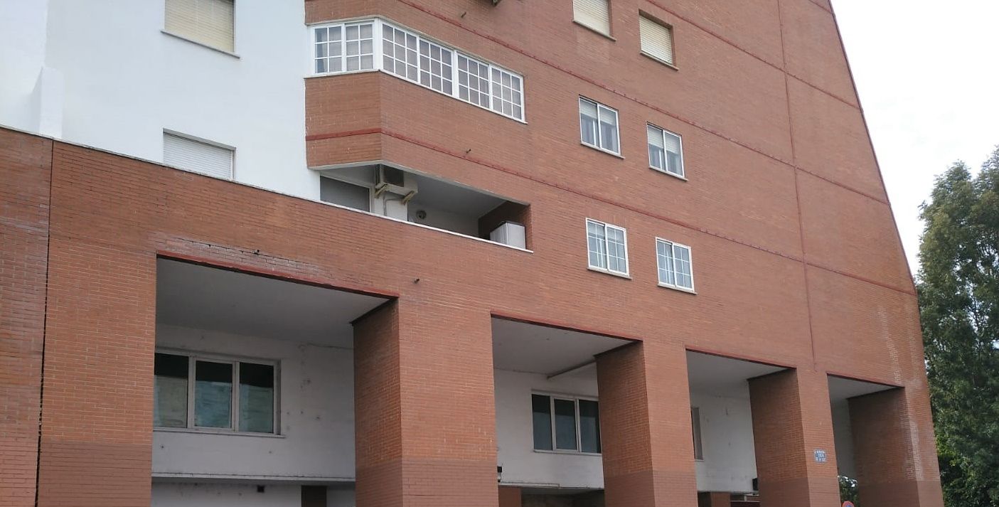 Vista exterior de Oficina en venda en  Huelva Capital