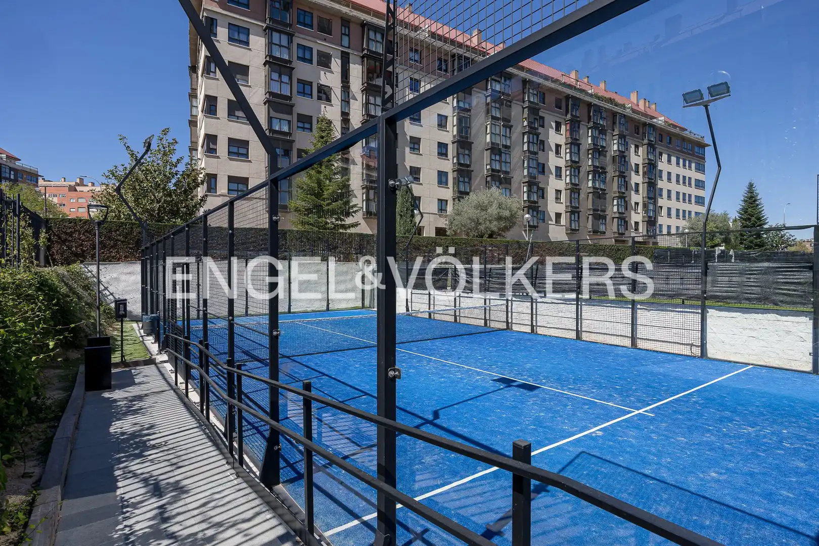 Terraza de Piso en venta en Madrid con Calefacción, Trastero y Piscina