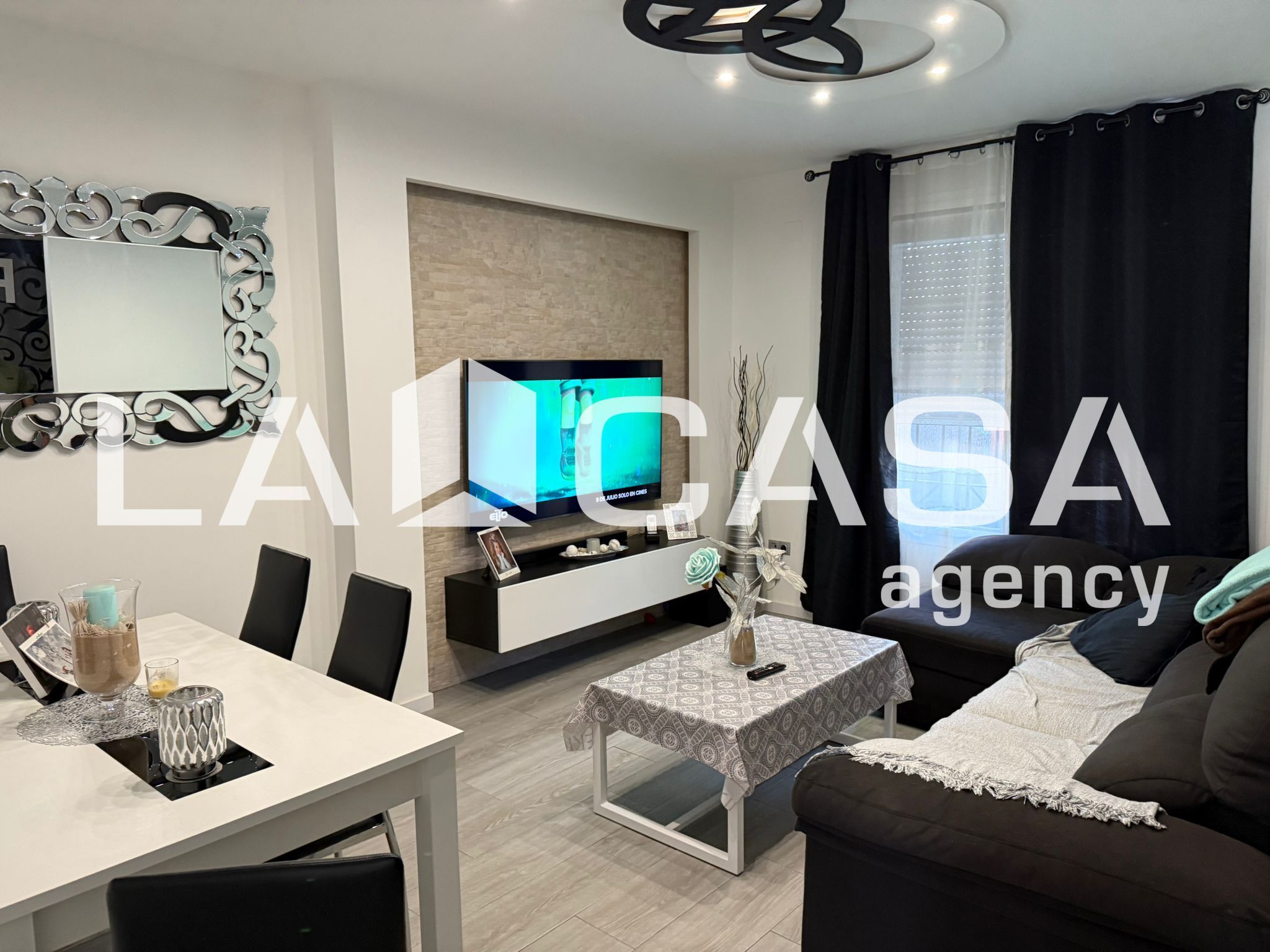Living room of Single-family semi-detached for sale in Montequinto  with Air Conditioner and Storage room