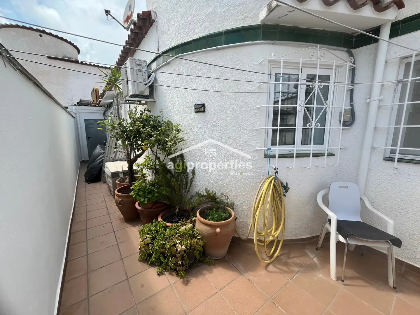 Vista exterior de Casa o xalet en venda en Empuriabrava amb Aire condicionat i Terrassa