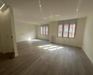 Living room of Flat to rent in Oviedo   with Heating, Parquet flooring and Oven