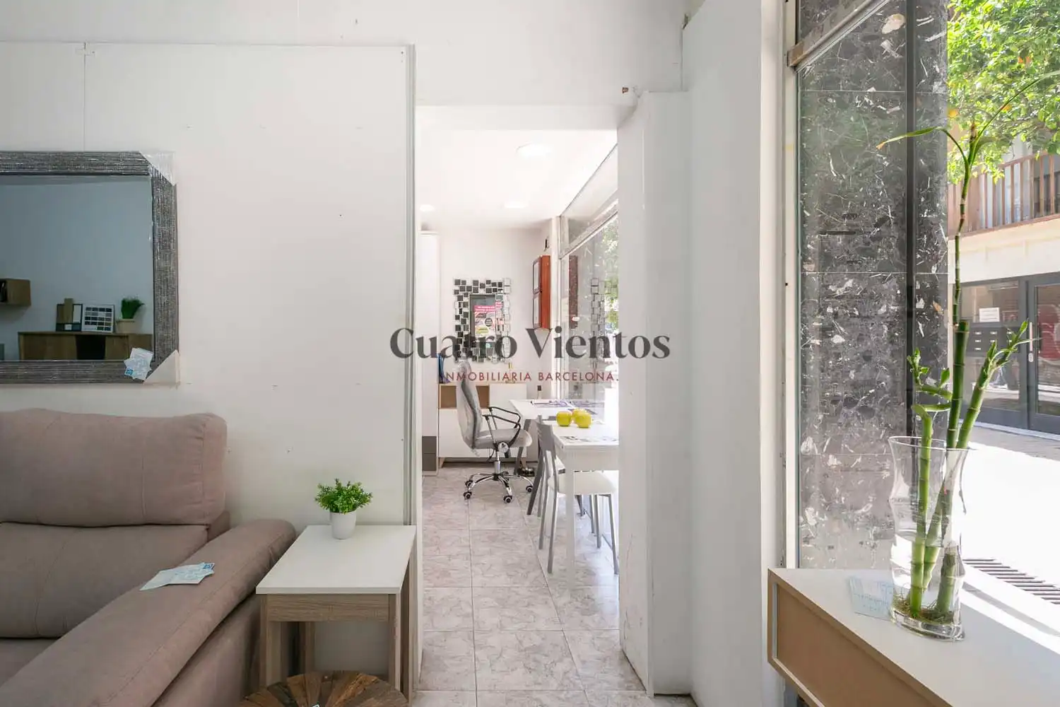 Vista exterior de Local en venta en Barcelona con Terraza