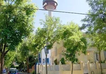 Exterior view of House or chalet for sale in  Madrid Capital  with Air Conditioner, Heating and Private garden