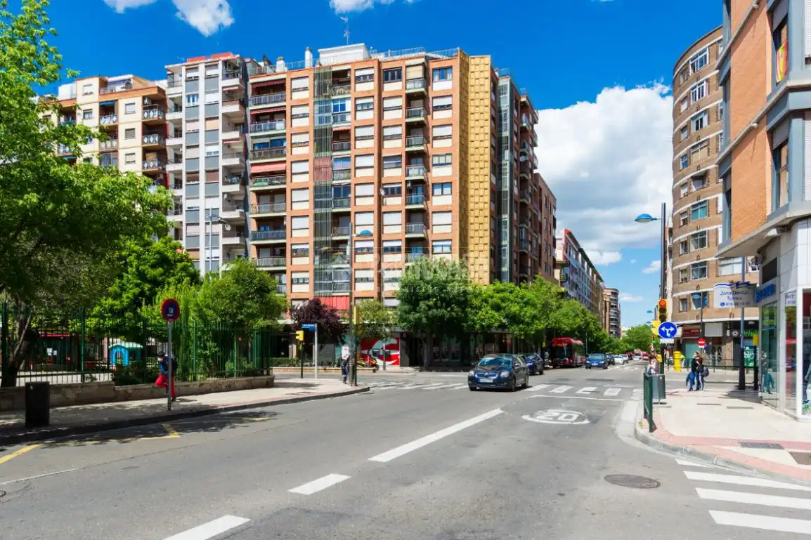 Vista exterior de Garaje en venta en Zaragoza