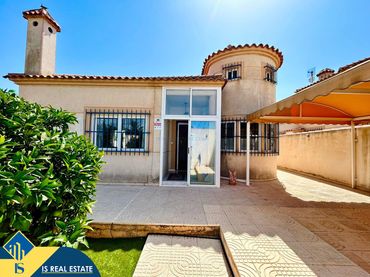 Chalet con piscina en venta en Zona Carrefour - Urbanizaciones