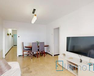 Sala d'estar de Pis en venda en Barberà del Vallès amb Calefacció