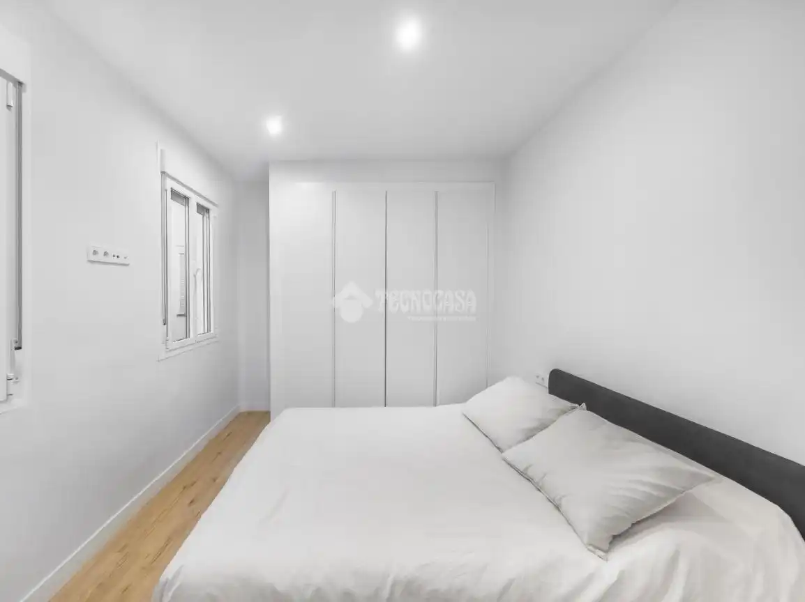 Bedroom of Flat for sale in Madrid  with Air Conditioner and Heating