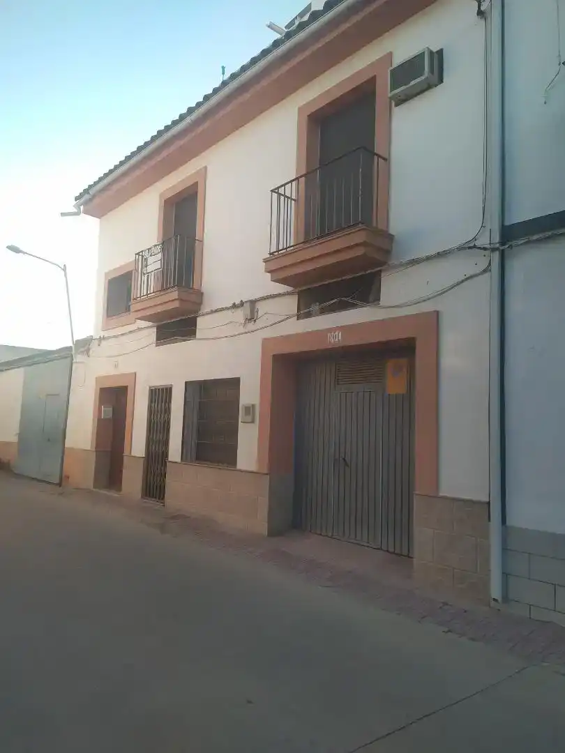 Vista exterior de Pis en venda en Pedro Abad amb Aire condicionat, Traster i Moblat