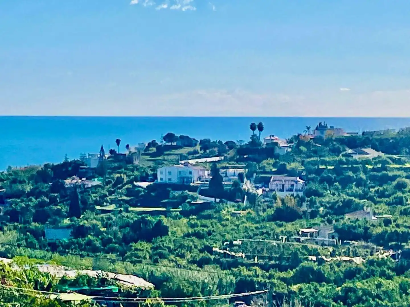 Vista exterior de Casa o xalet en venda en Nerja amb Aire condicionat i Piscina