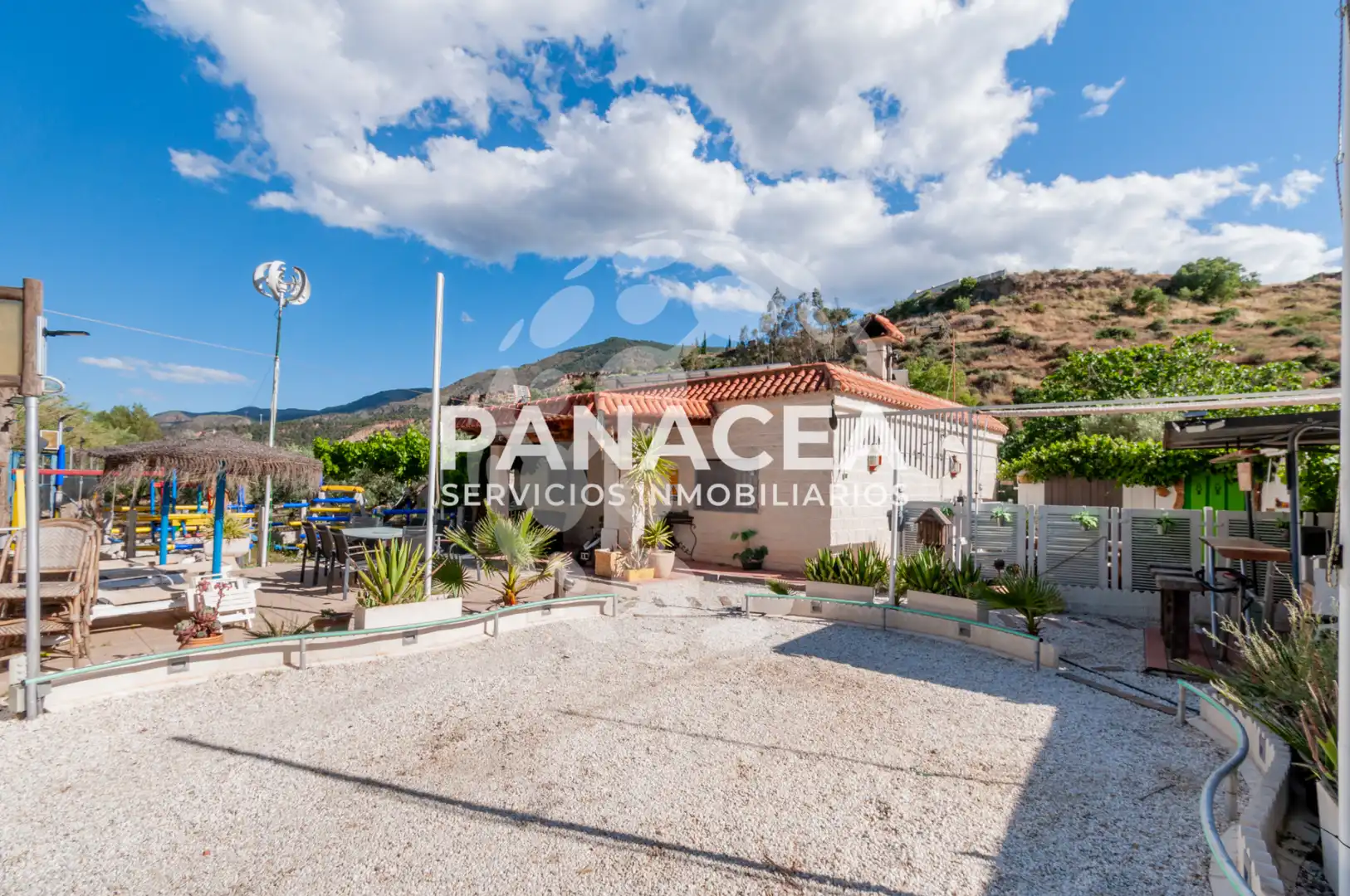 Country house with garden for sale in Canjáyar