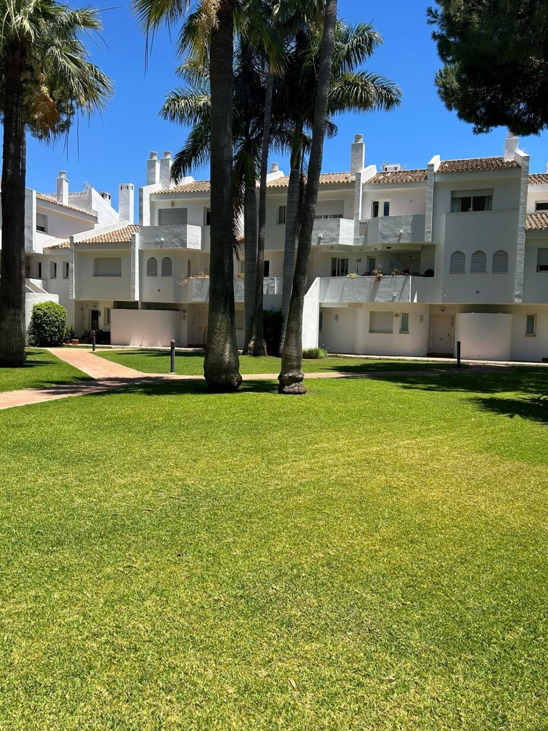 Vista exterior de Apartament de lloguer en Sotogrande amb Aire condicionat, Calefacció i Terrassa