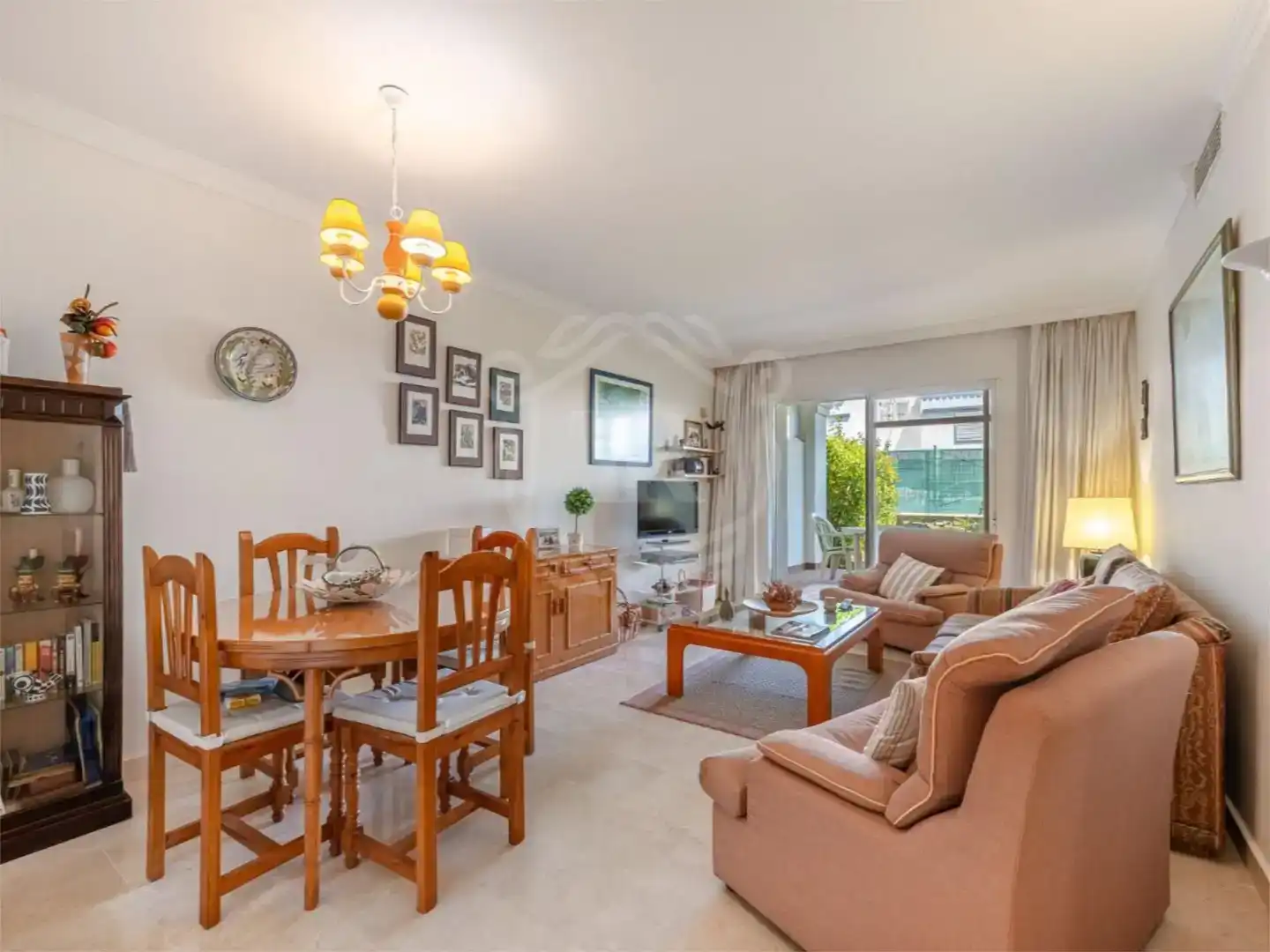 Vista exterior de Apartamento en venta en Marbella con Aire acondicionado y Piscina