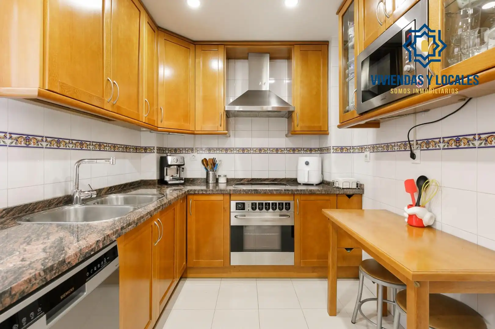 Casa adosada en venta en Angustias - Chana - Encina