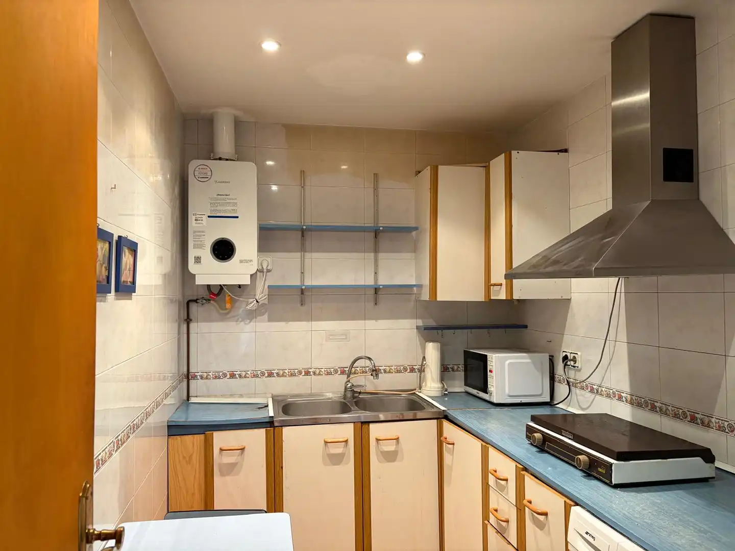 Cocina de Piso en venta en Barcelona con Amueblado, Lavadora y Microondas