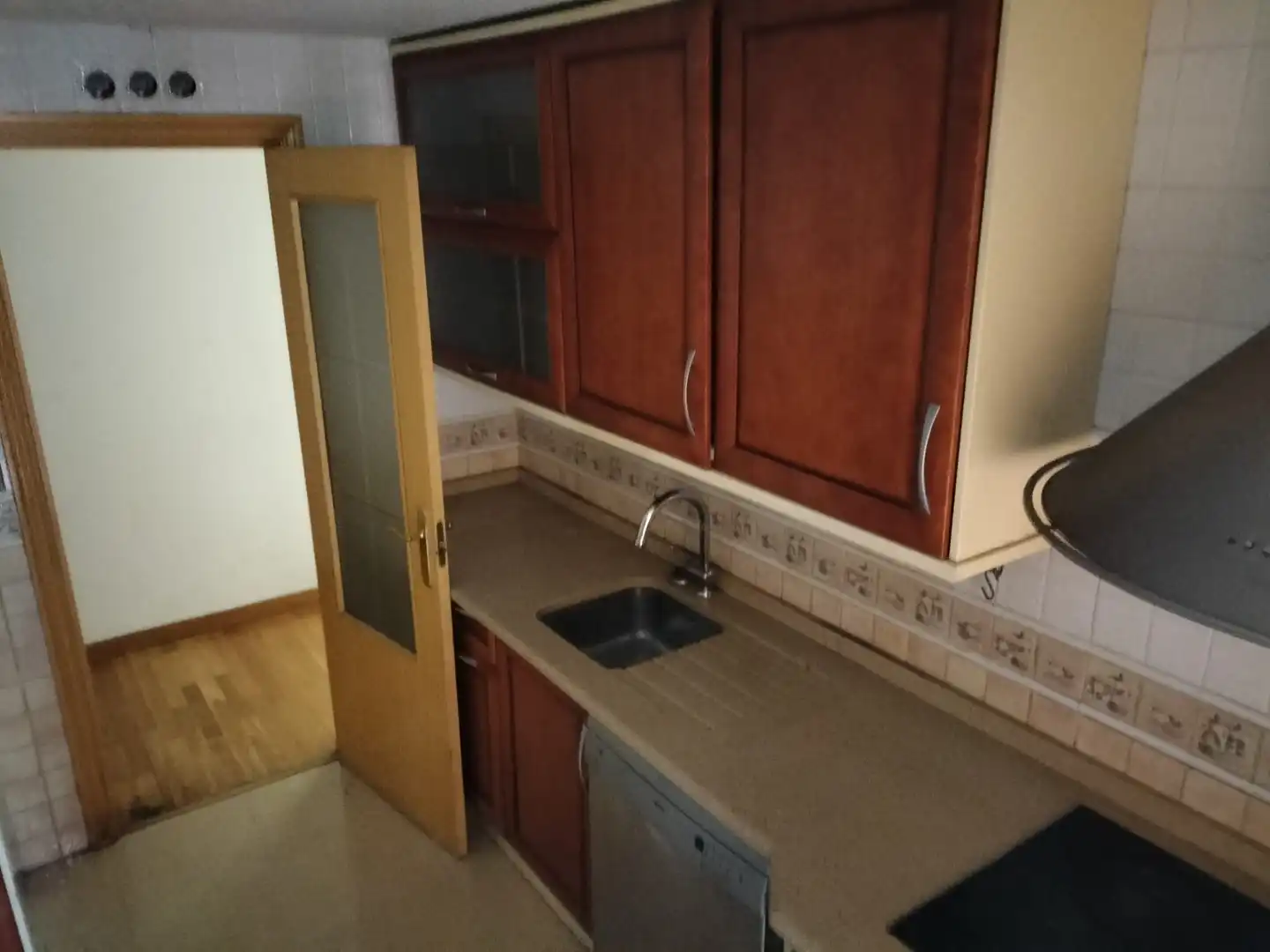 Cocina de Piso en venta en Madrid con Jardín privado, Trastero y Alarma