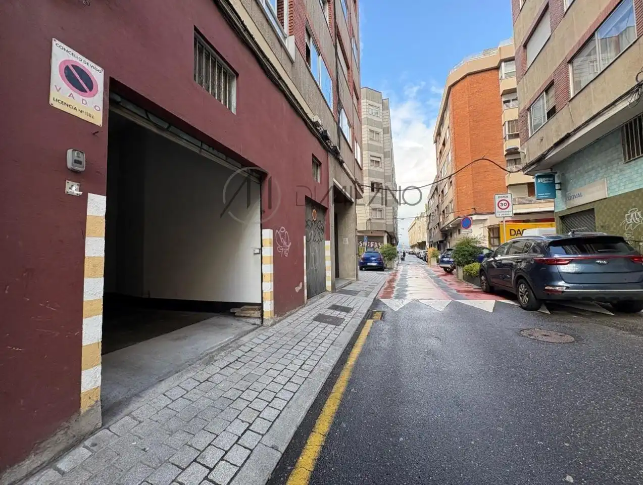 Exterior view of Garage for sale in Vigo 