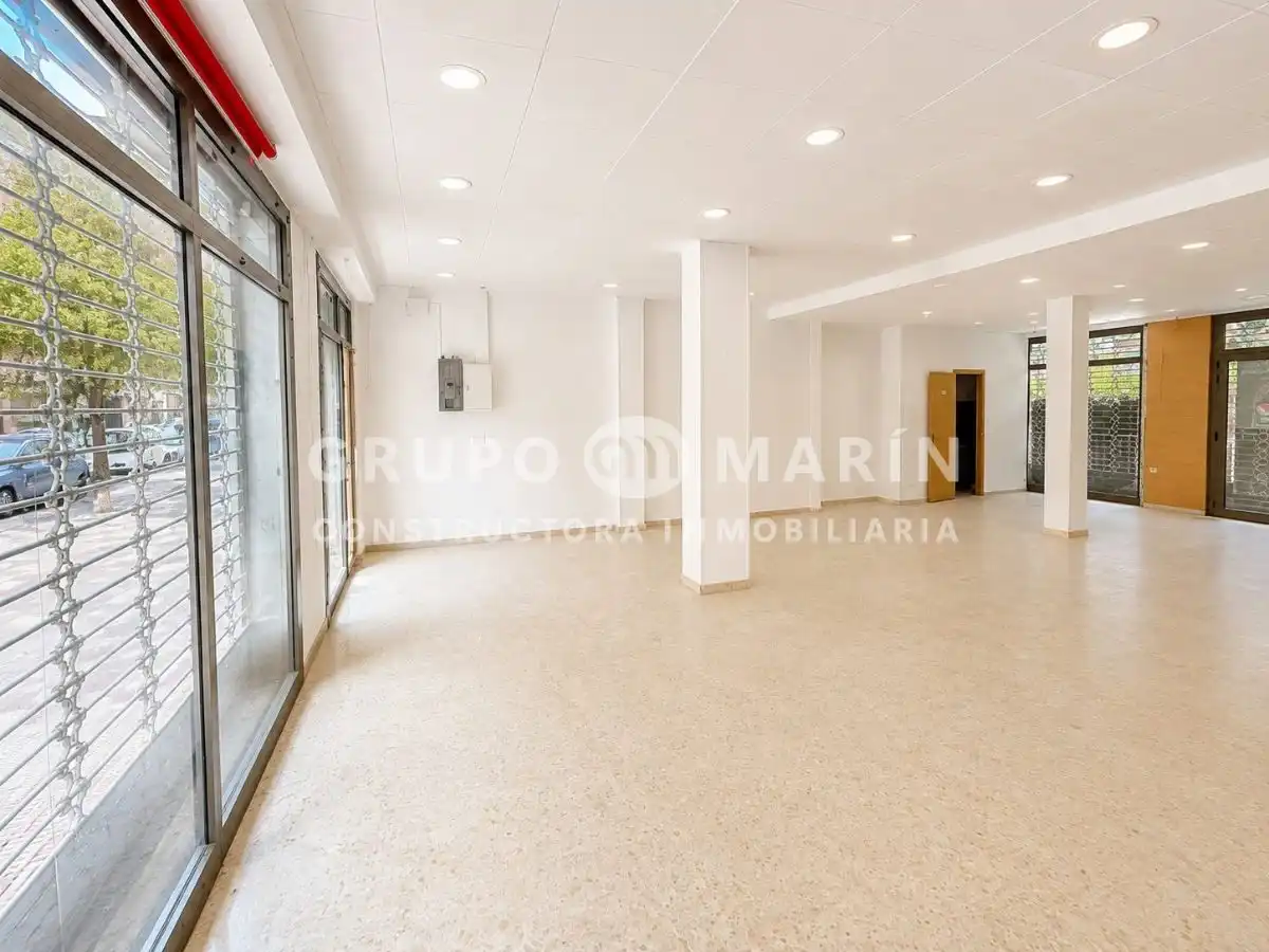 Local comercial en venda a Josep Trueta, imagen 8