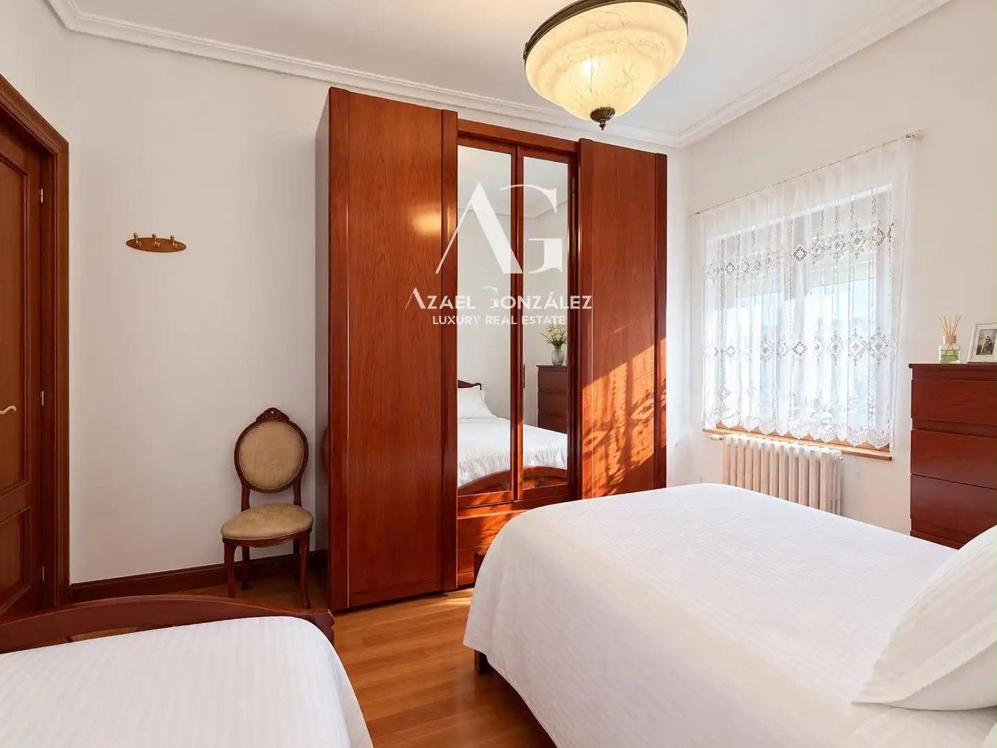 Habitación de Casa o chalet en venta en Torrelavega  con Calefacción y Amueblado