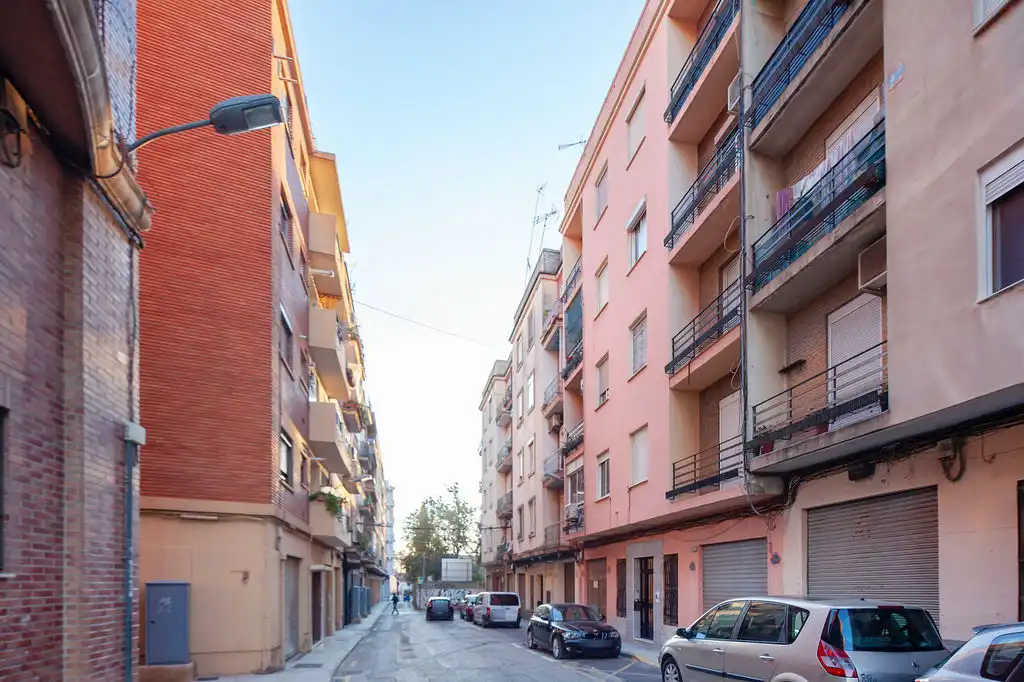Vista exterior de Pis en venda en Valencia amb Terrassa i Balcó